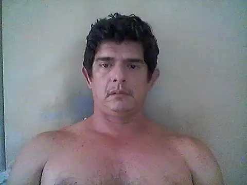 Snapshot of Marobronco chatting on 11.18.25 Marobronco online show from 11.18.25