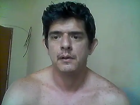 Snapshot of Marobronco chatting on 11.19.25 Marobronco online show from 11.19.25