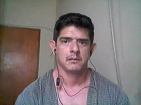 Snapshot of Marobronco chatting on 11.30.25 Marobronco online show from 11.30.25