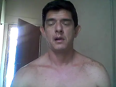 Snapshot of Marobronco chatting on 12.14.25 Marobronco online show from 12.14.25