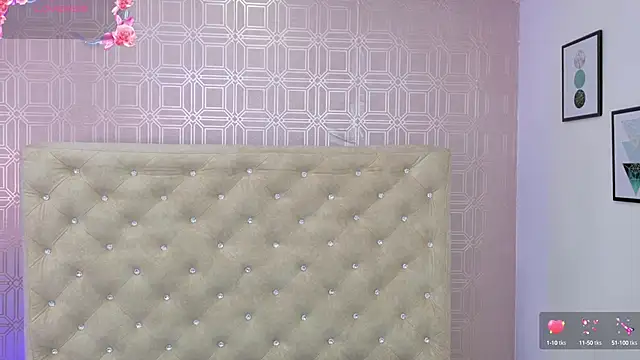 Sara Desire online show from 10.12.25