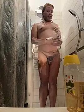 allissonw13 online show from 10.26.25