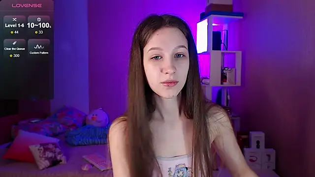 Snapshot of ur_kitty__ chatting on 12.15.24 ur kitty online show from 12.15.24