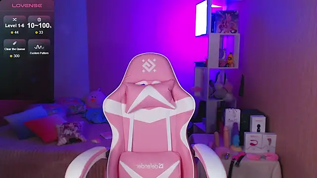 Snapshot of ur_kitty__ chatting on 12.21.24 ur kitty online show from 12.21.24