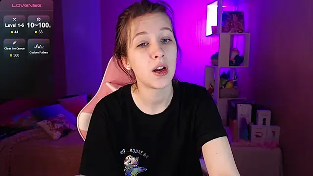 Snapshot of ur_kitty__ chatting on 01.12.25 ur kitty online show from 01.12.25