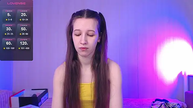 Snapshot of ur_kitty__ chatting on 12.04.25 ur kitty online show from 12.04.25