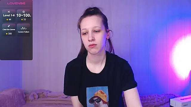 Snapshot of ur_kitty__ chatting on 12.17.25 ur kitty online show from 12.17.25