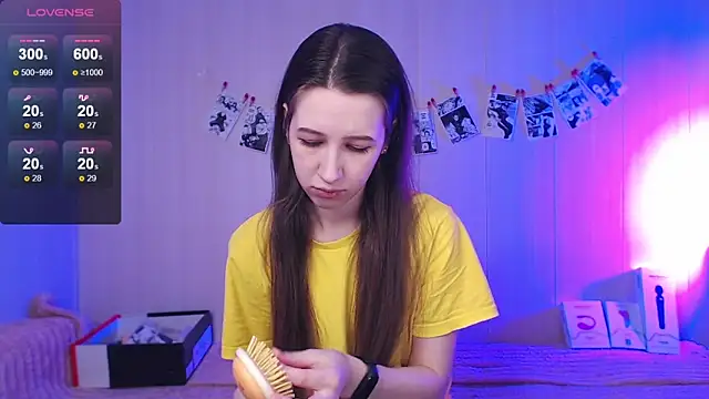 Snapshot of ur_kitty__ chatting on 12.20.25 ur kitty online show from 12.20.25