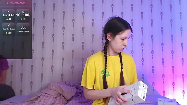 Snapshot of ur_kitty__ chatting on 01.13.26 ur kitty online show from 01.13.26