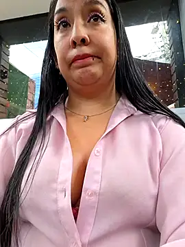 Snapshot of Bella_keny chatting on 04.25.26 Bella keny online show from 04.25.26