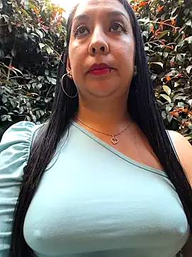 Snapshot of Bella_keny chatting on 04.30.26 Bella keny online show from 04.30.26