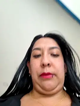 Snapshot of Bella_keny chatting on 05.29.26 Bella keny online show from 05.29.26