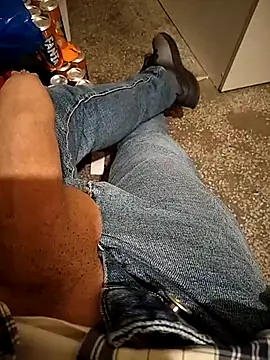 A man in public online show from 12.15.25