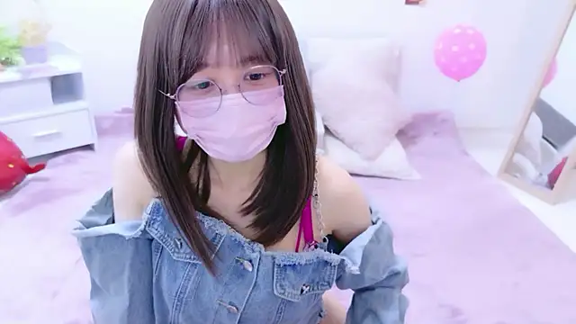 Snapshot of chihiro_ri chatting on 05.08.26 chihiro ri online show from 05.08.26