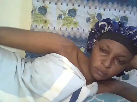 Midnight Clique  online show from 11.02.25