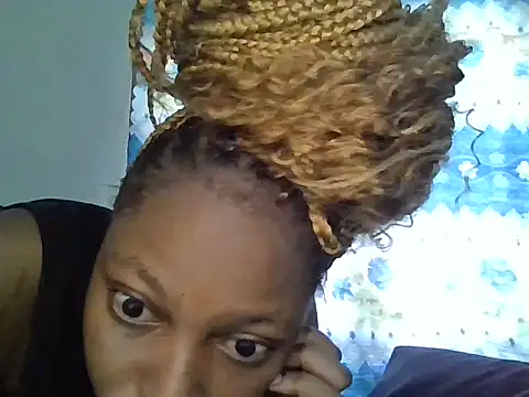 Midnight Clique  online show from 11.16.25