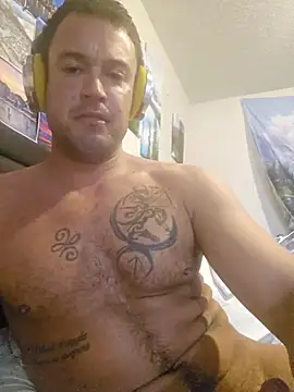 Snapshot of JonnyIronwood chatting on 02.19.25 JonnyIronwood online show from 02.19.25