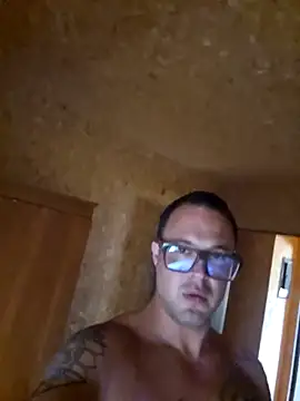 Snapshot of JonnyIronwood chatting on 10.30.25 JonnyIronwood online show from 10.30.25