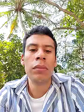 Snapshot of josehot151515 chatting on 10.08.25 josehot151515 online show from 10.08.25