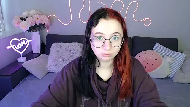 Mini Diva online show from 11.07.25