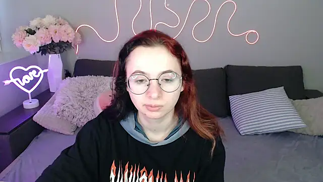 Mini Diva online show from 11.30.25