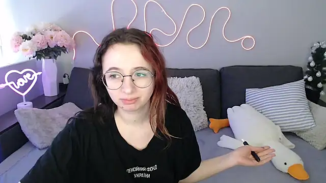 Mini Diva online show from 03.15.26