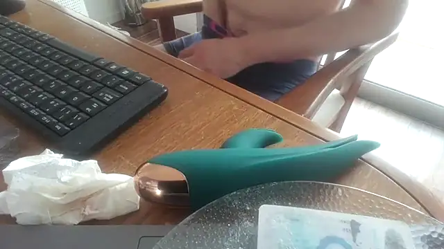 nicolaaaaas online show from 03.04.25