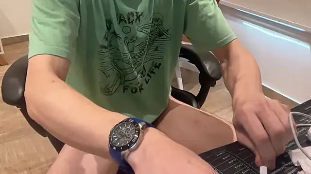 nicolaaaaas online show from 10.03.25