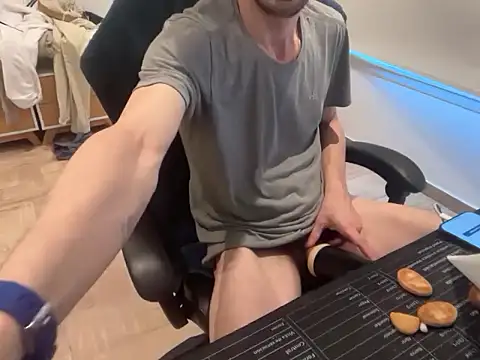 nicolaaaaas online show from 10.14.25