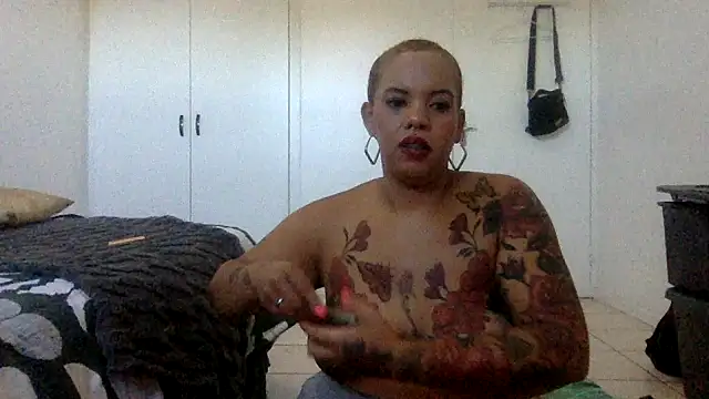 Snapshot of Rose_Gold_0503 chatting on 02.12.25 Rose Gold 0503 online show from 02.12.25