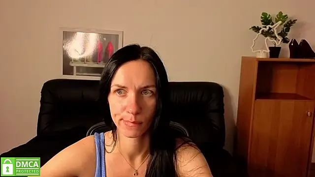 Snapshot of annakillianox chatting on 07.13.26 annakillianox online show from 07.13.26