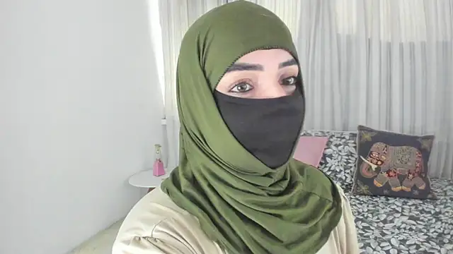 Snapshot of Uzra_hayed chatting on 04.27.26 Uzra hayed online show from 04.27.26
