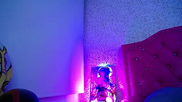 luly pink online show from 11.26.25