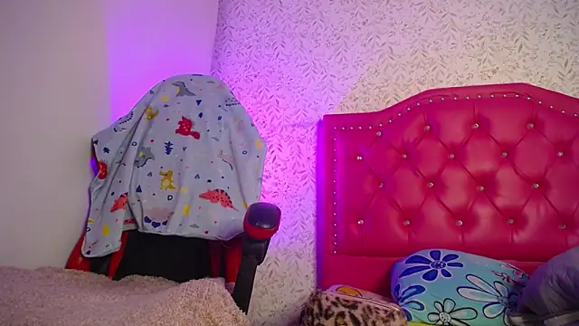 luly pink online show from 03.14.26