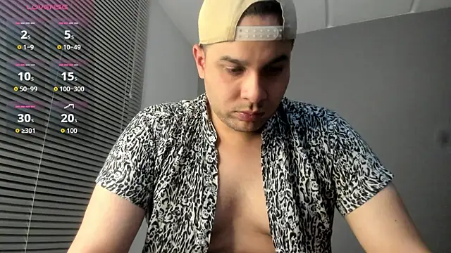 Snapshot of Latin_boy_surprisee chatting on 06.09.26 Latin boy surprisee online show from 06.09.26