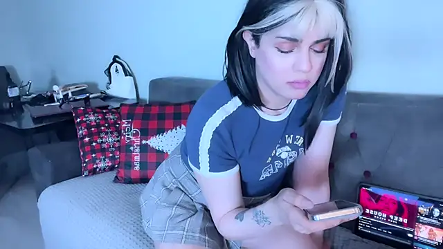 Snapshot of Arab_tgirl chatting on 06.11.26 Arab tgirl online show from 06.11.26