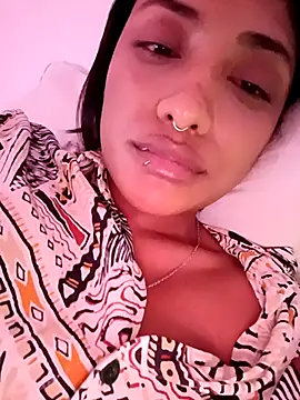 VictoireFeller online show from 12.15.25