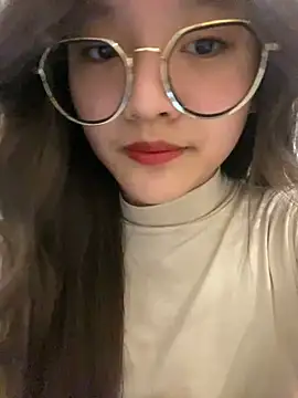 Krixxi22 online show from 02.14.25