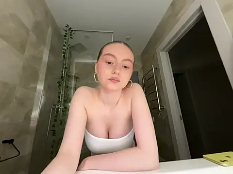 Snapshot of winter__sun chatting on 03.08.26 winter sun online show from 03.08.26