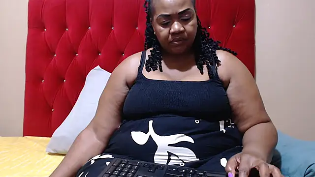 Snapshot of MIGHTYASSS chatting on 04.15.26 MIGHTYASSS online show from 04.15.26