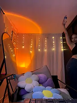 Snapshot of rubi_star chatting on 09.22.25 rubi star online show from 09.22.25