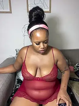 Snapshot of MimiCurves chatting on 02.26.25 MimiCurves online show from 02.26.25