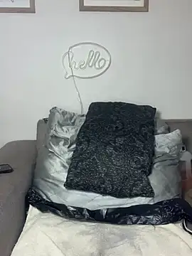 Snapshot of MimiCurves chatting on 03.13.25 MimiCurves online show from 03.13.25