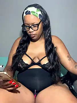 Snapshot of MimiCurves chatting on 01.13.26 MimiCurves online show from 01.13.26