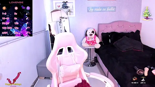 Snapshot of Kenia_tompson01 chatting on 12.20.24 Kenia tompson01 online show from 12.20.24