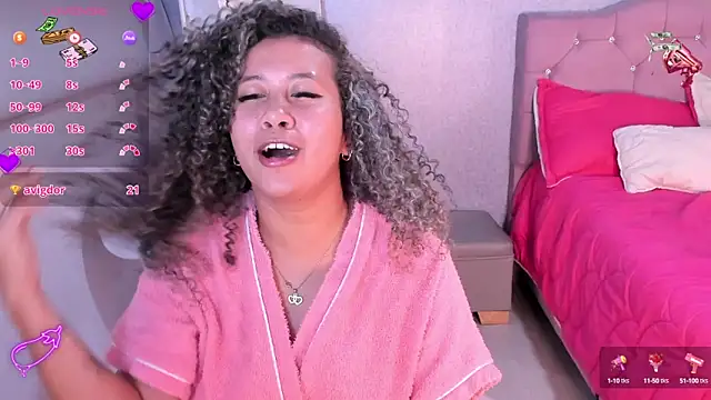 Snapshot of Kenia_tompson01 chatting on 01.28.25 Kenia tompson01 online show from 01.28.25