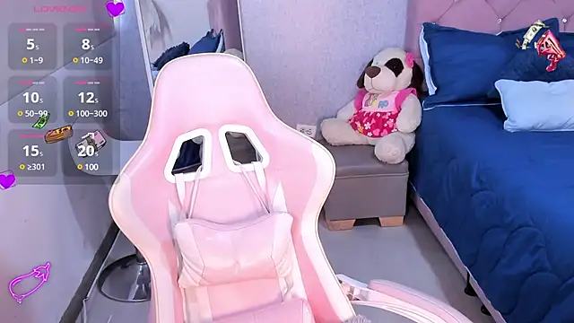 Snapshot of Kenia_tompson01 chatting on 02.17.25 Kenia tompson01 online show from 02.17.25