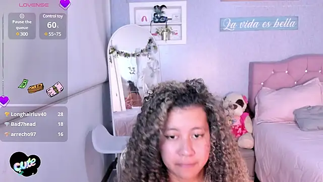 Snapshot of Kenia_tompson01 chatting on 03.19.25 Kenia tompson01 online show from 03.19.25