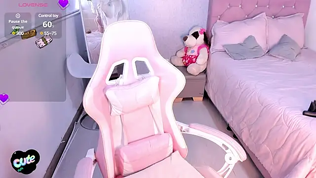 Snapshot of Kenia_tompson01 chatting on 03.21.25 Kenia tompson01 online show from 03.21.25