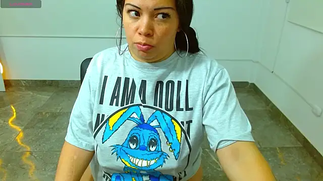 martinna tay online show from 02.26.25